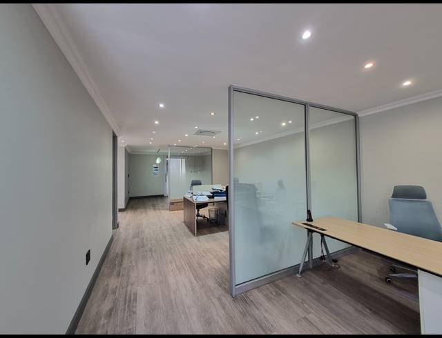 174M² OFFICE TO LET IN DUNKELD WEST